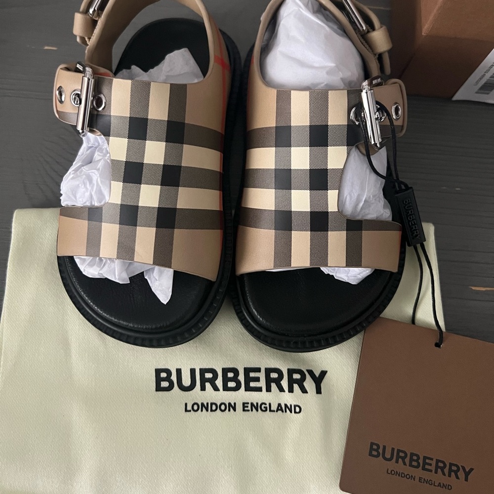 NIB Burberry Toddler Sandals - EU 23/US 7